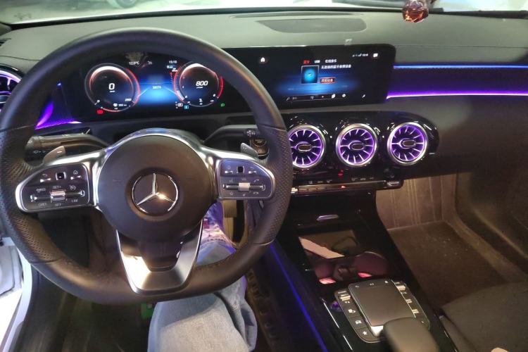 Used Mercedes-Benz A-Class 2022 Revised Version A 200 L Sport Sedan Fashionable Style
