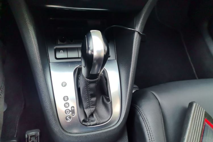 Used Volkswagen Golf 2012 1.6L Automatic Fashion Model
