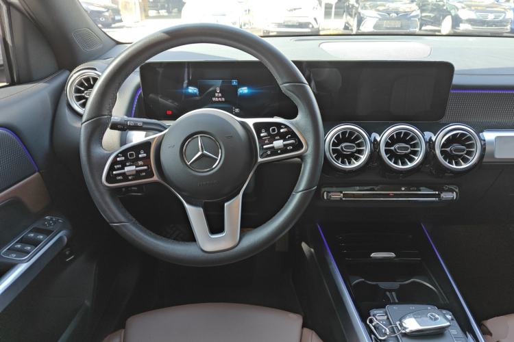 Used Mercedes-Benz GLB 2022 Updated GLB 200 Fashion Edition
