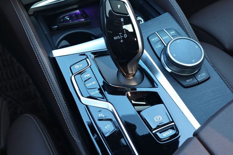 Used BMW 5 Series 2022 Restyled 530Li Luxury Edition M Sport Package
