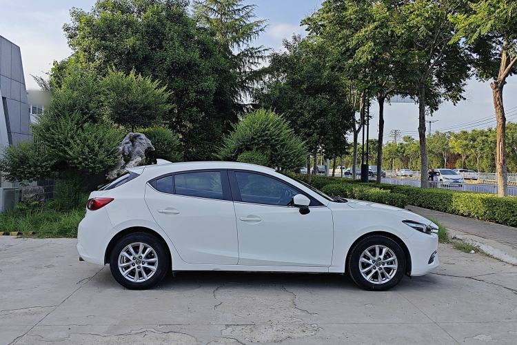 Used Mazda Mazda 3 Axela 2017 Hatchback 1.5L Automatic Comfort Model Emission Standard China V
