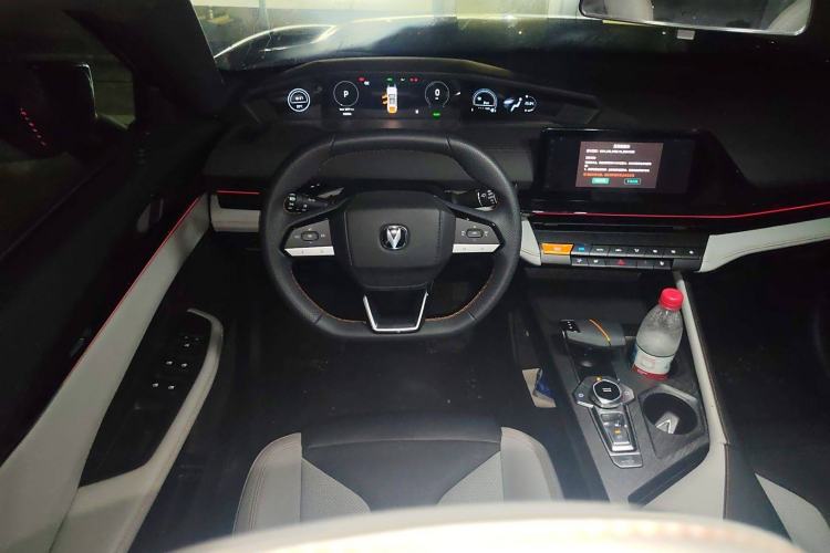 Used Changan UNI-V iDD 2024 Blue Whale Smart Electric iDD 136km Luxury Model
