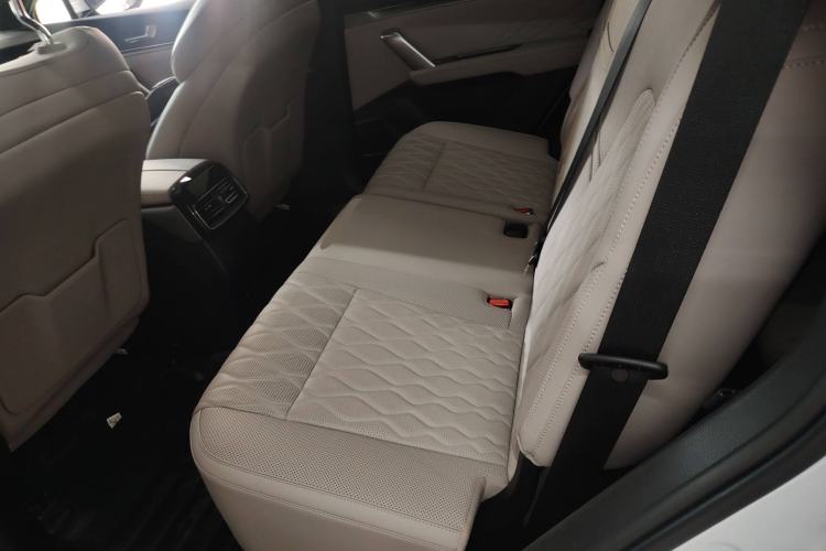 Used BYD Tang New Energy 2024 DM-i Glory Edition 112KM Flagship Model
