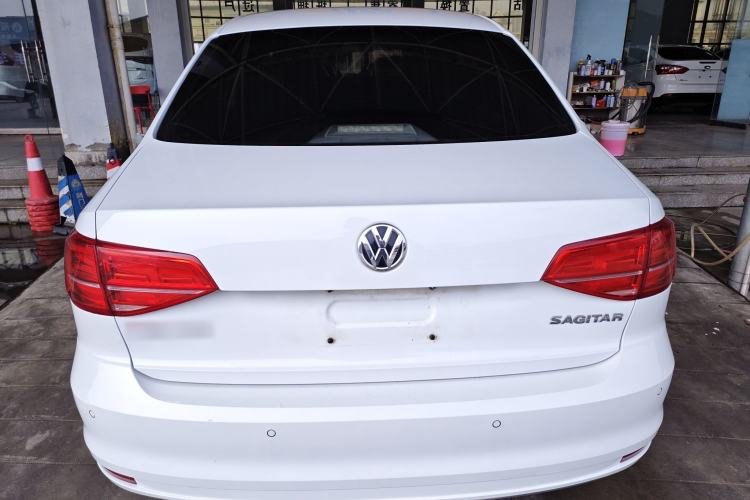 Used Volkswagen Sagitar 2015 1.6L Manual Comfort Model