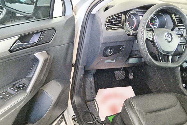 Used Volkswagen Tiguan L 2017 330TSI Automatic Two-Wheel Drive Luxury Edition
