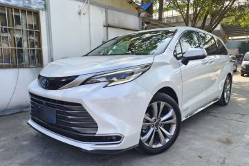Used Toyota Sienna 2023 2.5L Hybrid Deluxe Edition