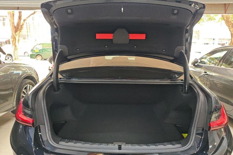 Used BMW i3 2024 eDrive 35 L
