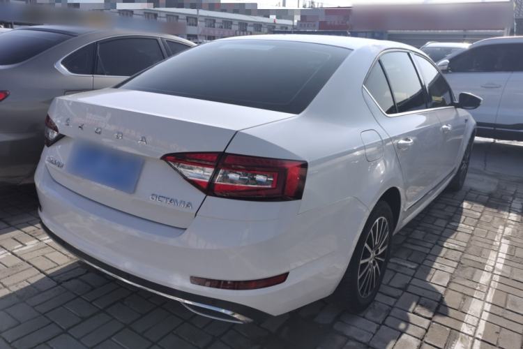 Used Skoda Octavia 2019 1.5L Automatic Smart Drive Luxury Edition China VI Standard