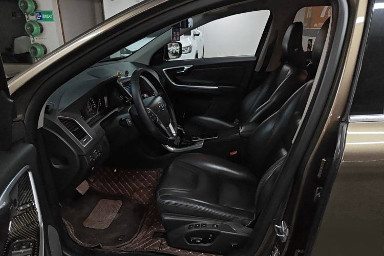 Used Volvo XC60 2017 T5 AWD Smart Upgrade Model
