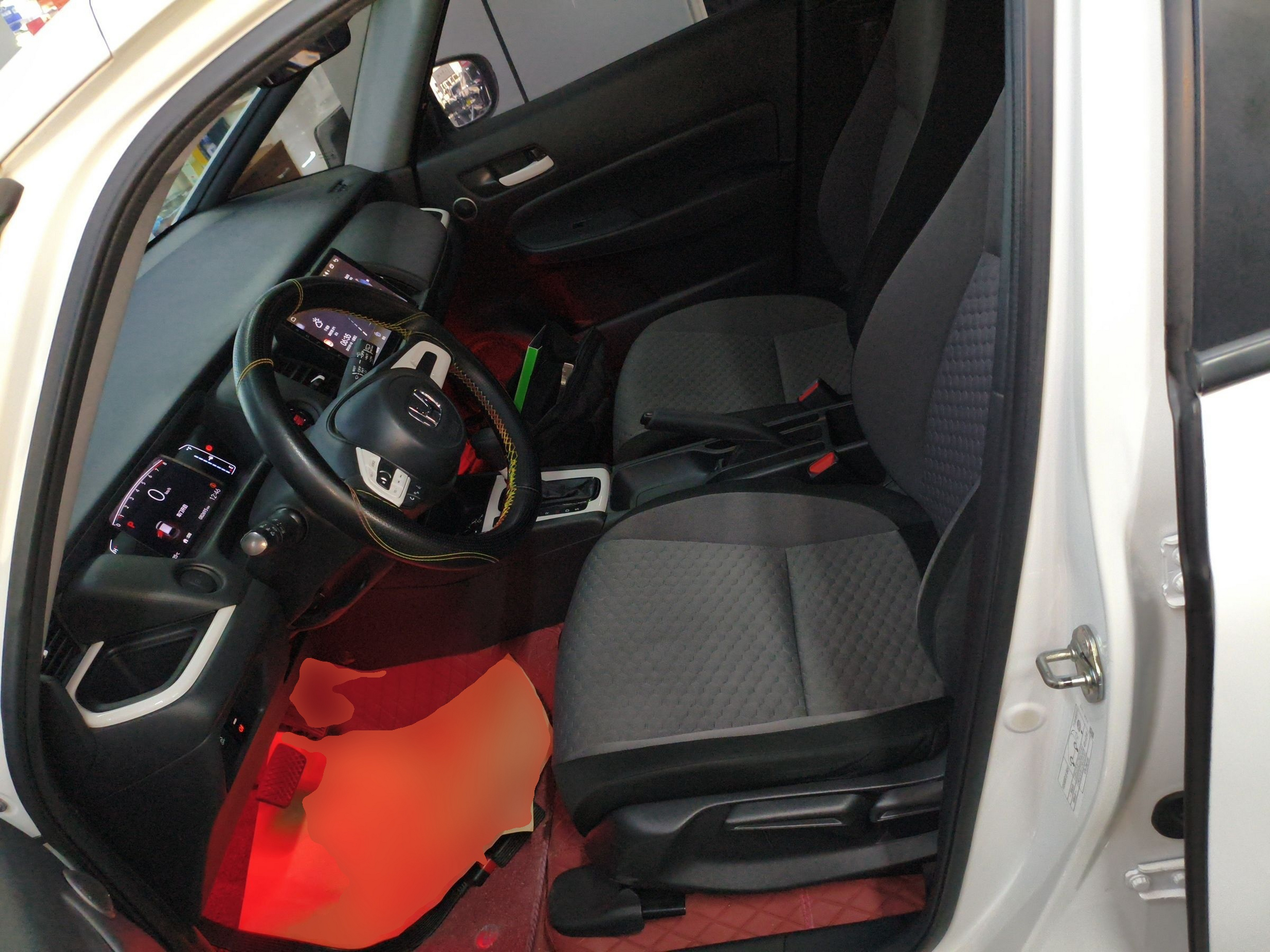 Переднее сиденье в автомобиле