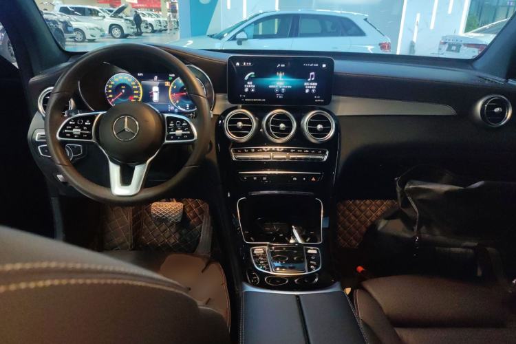 Used Mercedes-Benz GLC 2022 Refreshed GLC 260 L 4MATIC Dynamic Edition
