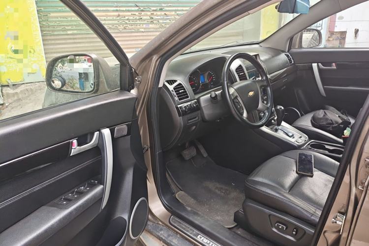 Used Chevrolet Captiva 2015 2.4L 4x4 Flagship Edition 7-Seater