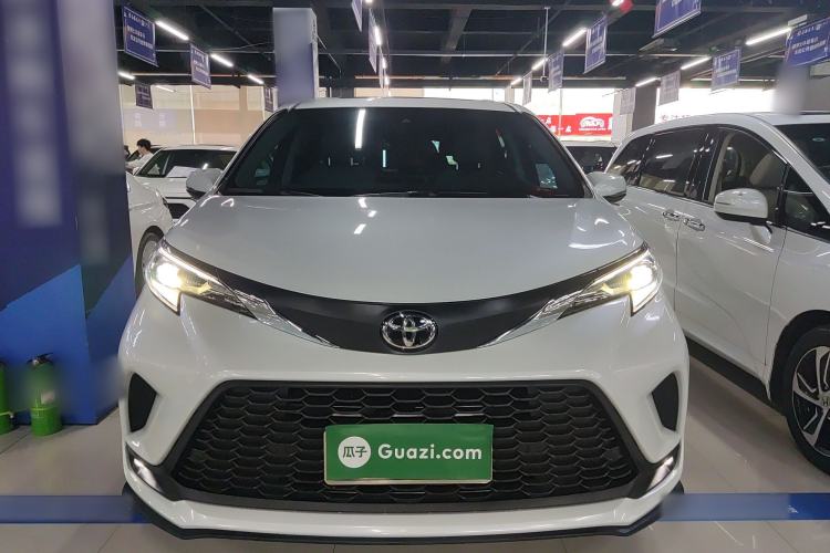 Used Toyota Granvia 2024 2.5L Hybrid Comfort Edition
