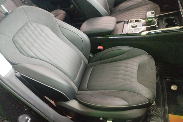 Used Hongqi HS5 2022 Revised Version 2.0T Smart Connect Flagship Edition
