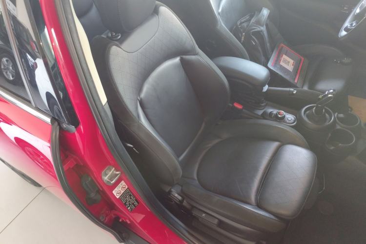 Used  MINI 2019 1.5T COOPER Artist Five-Door Edition
