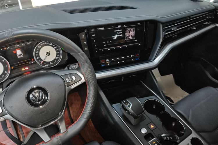 Used Volkswagen Touareg 2019 2.0 TSI Flagship Edition China VI
