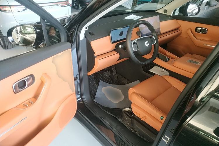 Used Leapmotor C16 2024 Range-Extended 200 Luxury Edition