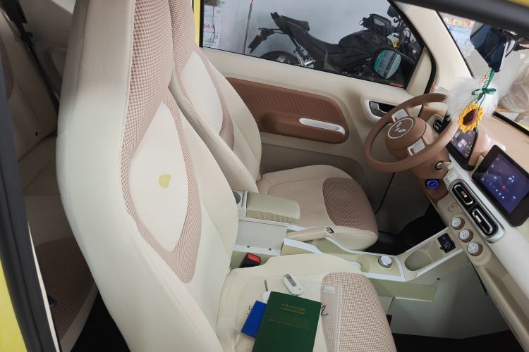 Used Wuling Hongguang MINIEV 2024 3rd Generation 215km Advanced Version
