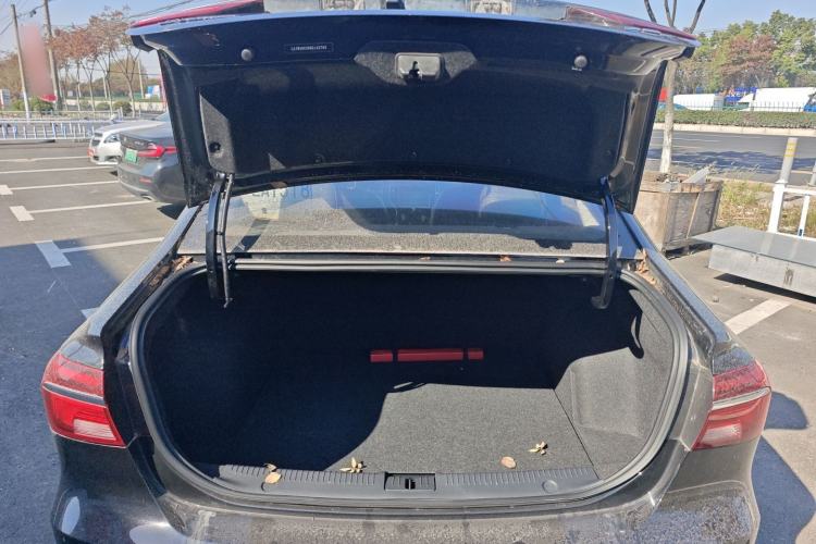 Used Roewe i6 2017 20T Manual Luxury Edition
