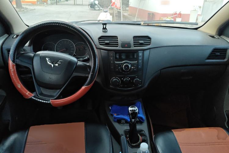Used Wuling Hongguang 2015 1.2L S Base Model China V Standard
