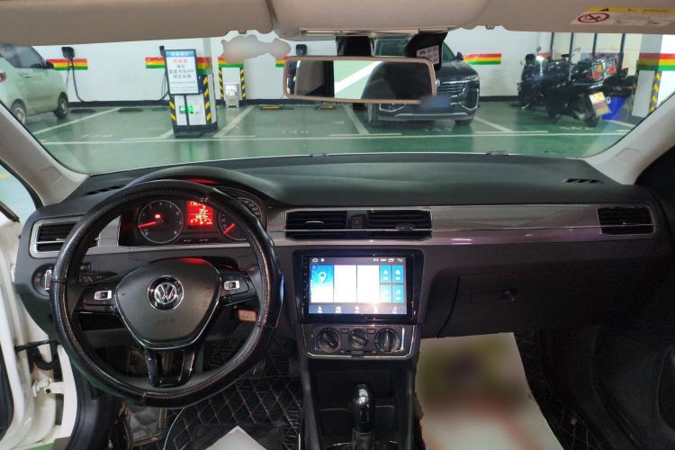 Used Volkswagen Santana 2016 1.6L Automatic Comfort Edition
