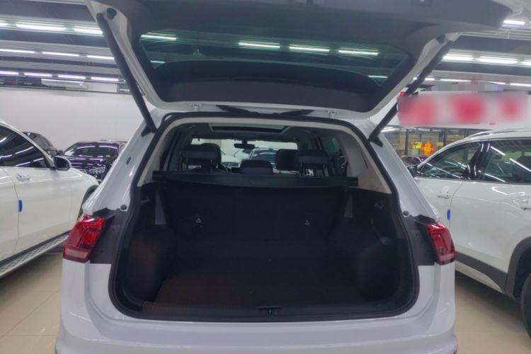 Used Volkswagen Tiguan L 2024 Outstanding Model 330TSI Automatic Two-Wheel Drive R-Line Dragon Glory Edition
