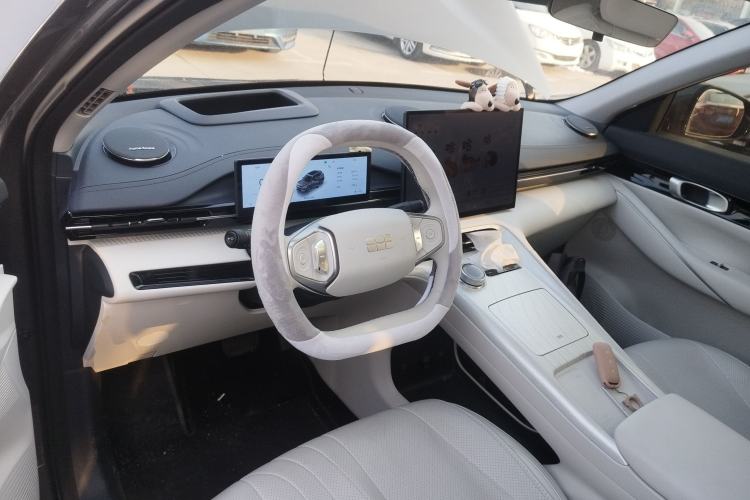 Used  E5 2024 530 km Exploration+ Version
