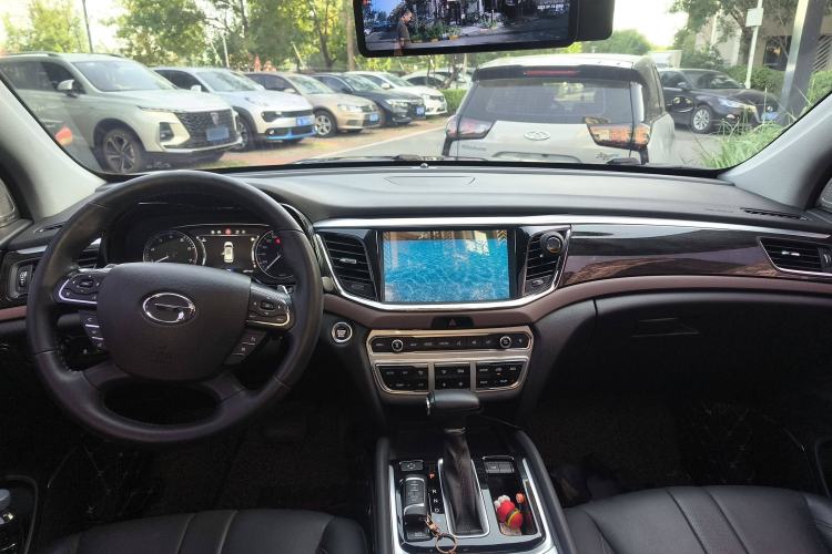 Used GAC Trumpchi GS8 2017 320T Two-Wheel Drive Luxury Smart Connectivity Version (7 Seats)