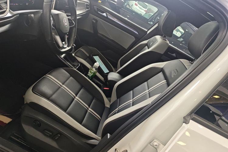 Used Volkswagen T-ROC 2023 300TSI DSG Two-Wheel-Drive Chen Guang Edition