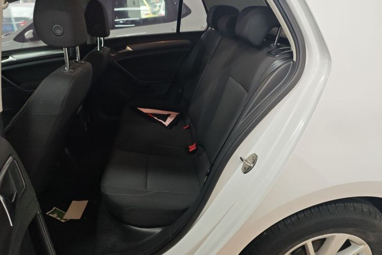 Used Volkswagen Golf 2016 1.6L Automatic Fashion Model