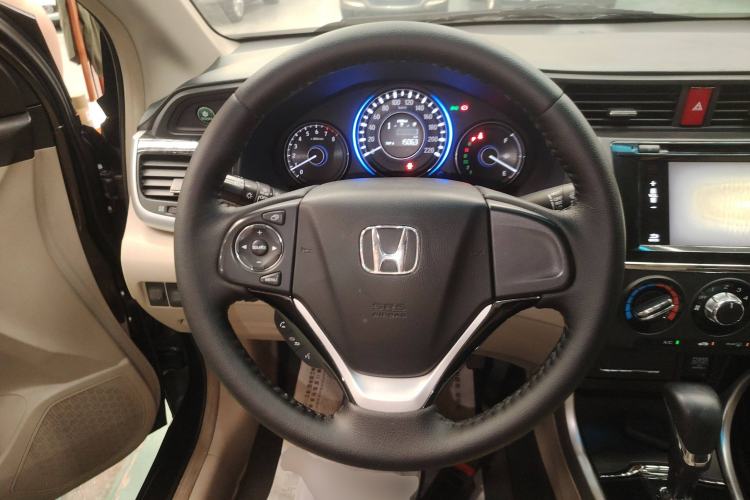 Used Honda Crider 2013 1.8L automatic luxury edition
