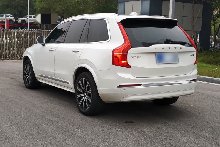Used Volvo XC90 2023 B5 SmartDrive Luxury Edition 5 Seats
