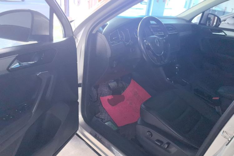 Used Volkswagen Tiguan L 2021 330TSI Automatic Two-Wheel Drive Smart Edition