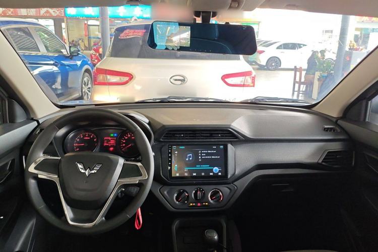 Used Wuling Hongguang 2019 1.5L S Basic Version China VI Standard LAR
