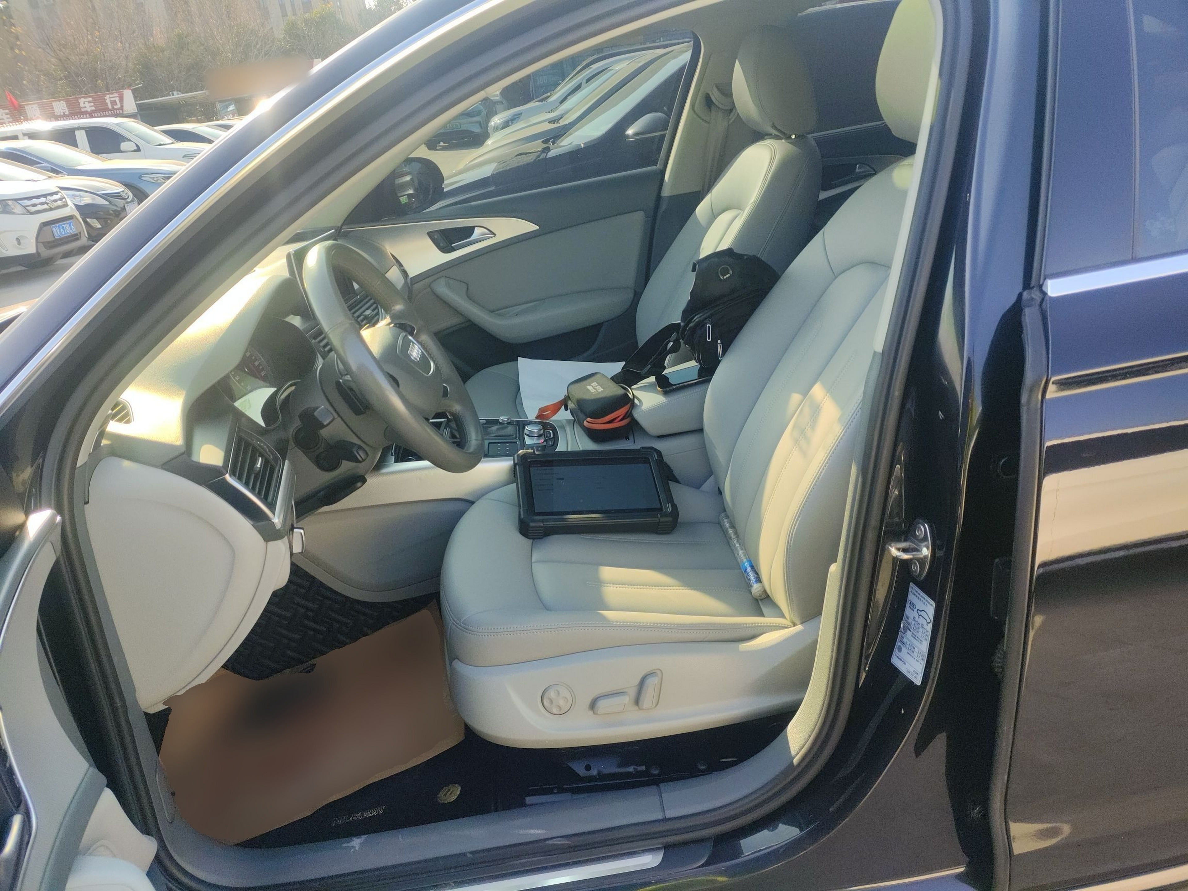 Переднее сиденье в автомобиле