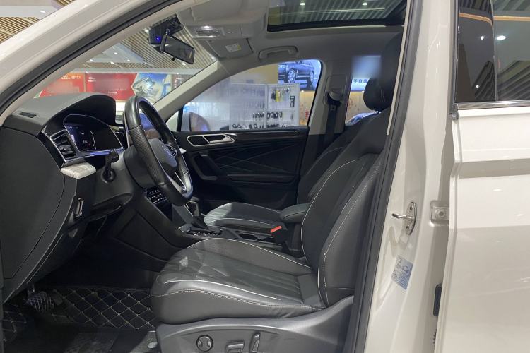 Used Volkswagen Tiguan L 2022 330TSI Automatic Two-Wheel Drive Smart Edition
