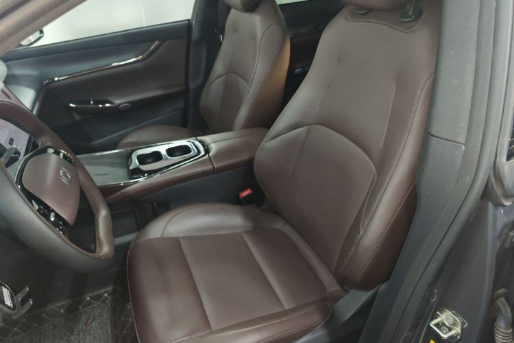 Used  A07 2025 All-Electric "Real Bargain" 525 Luxury Model
