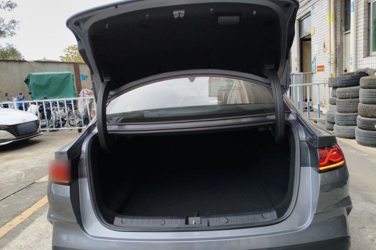 Used BYD Qin L 2025 DM-i Smart Drive 120KM Leading Model