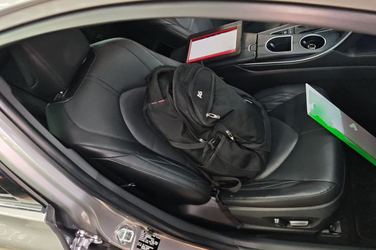 Used Toyota Avalon 2019 Dual-Engine 2.5L XLE Prestige Version China VI Standard