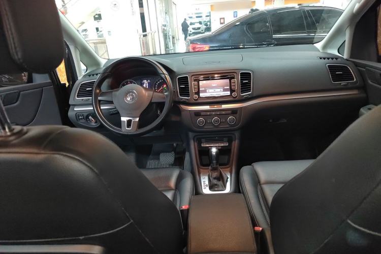 Used Volkswagen Sharan 2013 1.8TSI Standard Model
