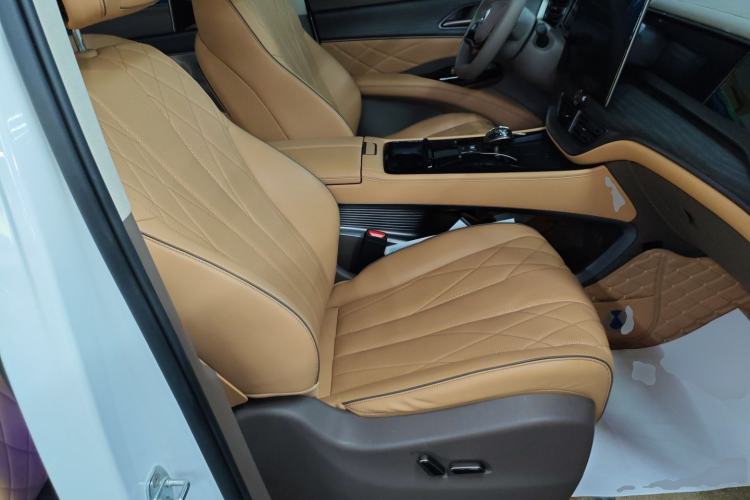 Used Denza D9 2022 DM-i 970 Four-Wheel Drive Flagship Model