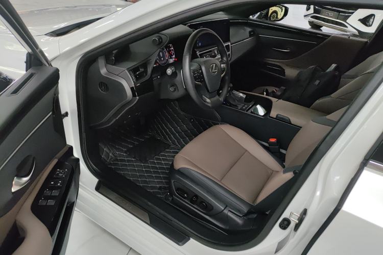 Used Lexus ES 2023 200 Excellence Edition