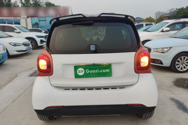 Used  fortwo 2015 1.0L 52 kW hardtop Dynamic version
