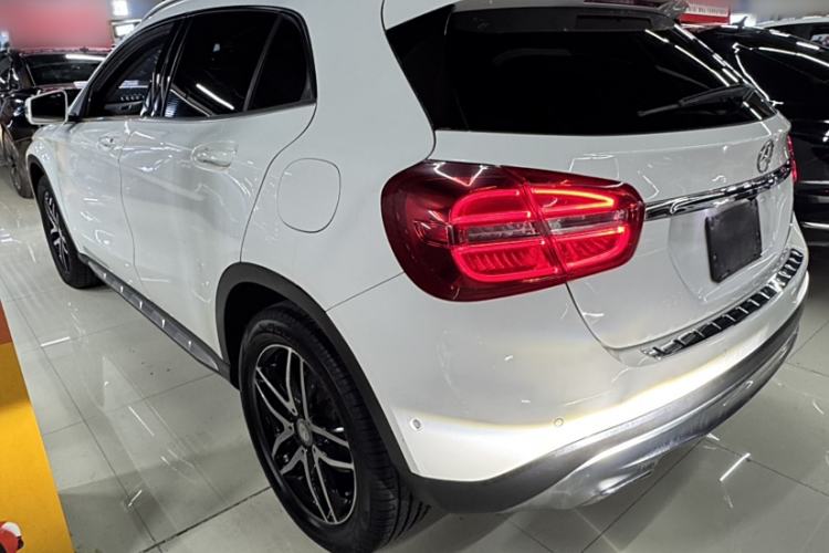 Used Mercedes-Benz GLA 2015 GLA 200 Fashion Model
