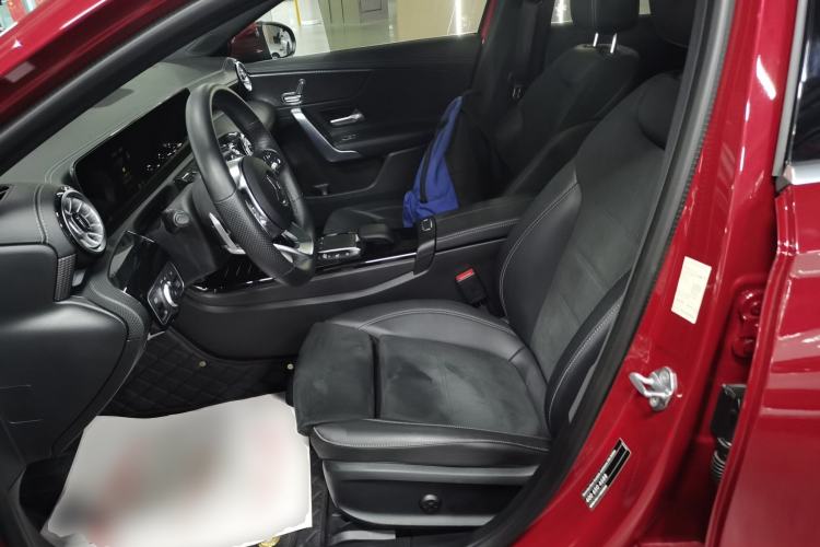 Used Mercedes-Benz A-Class 2022 Revised Version A 200 L Sport Sedan Fashionable Style
