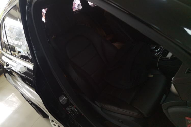 Used Mercedes-Benz GLC 2019 GLC 260 L 4MATIC Dynamic Model
