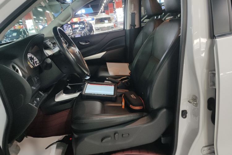 Used Nissan Navara 2021 2.5L Automatic 4x4 Premium Version QR25
