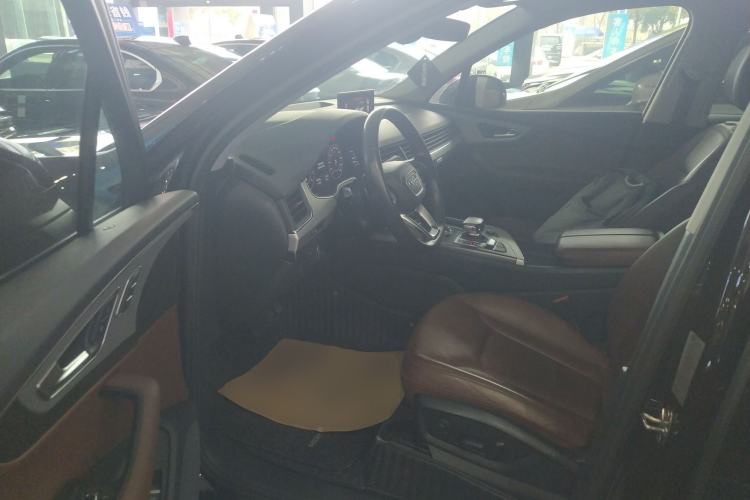 Used Audi Q7 2018 40 TFSI Comfort Model