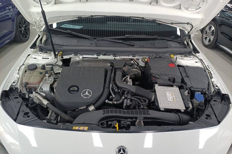 Used Mercedes-Benz A-Class 2022 Revised Version A 200 L Sport Sedan Fashionable Style
