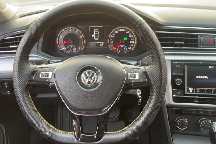 Used Volkswagen Lamando 2019 230TSI DSG Fashion Edition China VI
